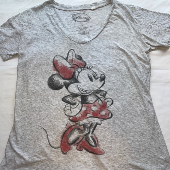 Disney Tops - Disney Minnie Mouse T-shirt L